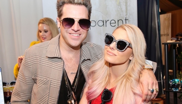 Alexa Bliss sort maintenant avec un chanteur