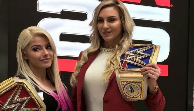 Charlotte Flair et Alexa Bliss en tournage pour Punky Brewster