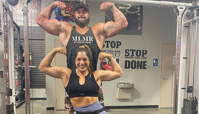 Braun Strowman s'affiche aux bras de Raquel Gonzalez