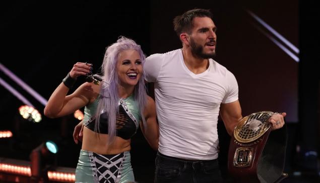 Johnny Gargano et Candice LeRae accueillent leur premier bébé !