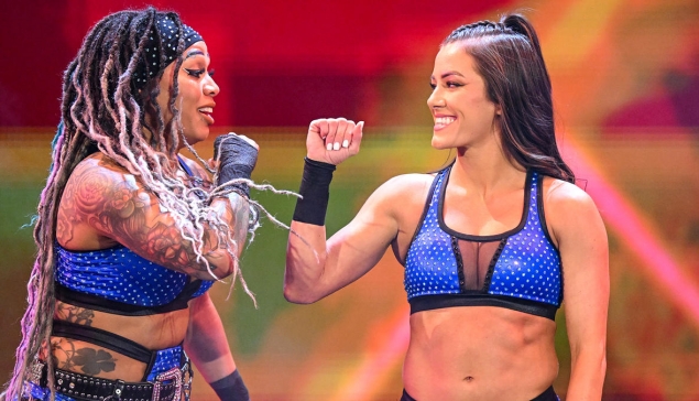 Katana Chance et Kayden Carter impressionnent pour leur premier match à RAW