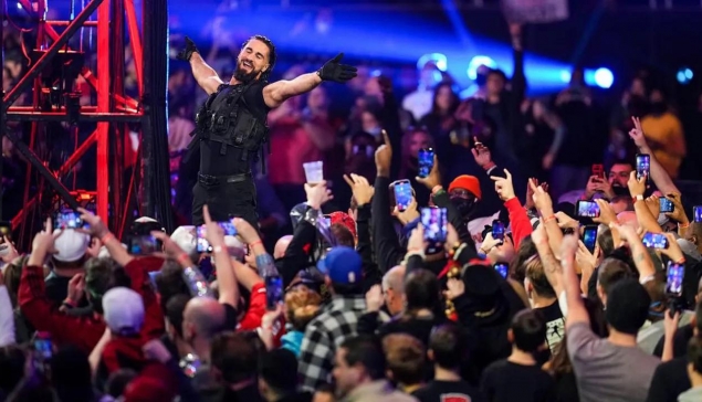 Seth Rollins compare son entrée actuelle avec celle du Shield