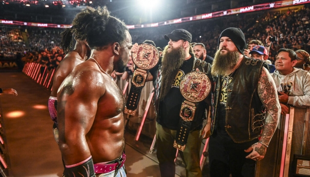 Xavier Wood et Kofi Kingston réagissent à leur match contre les War Raiders