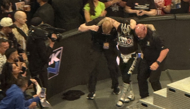 La blessure de Rey Mysterio avant WrestleMania 41 est-elle réelle ?