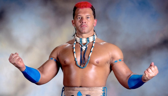 Tatanka va assister à WWE Saturday Night's Main Event