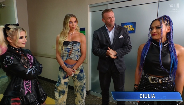 Giulia rejoint officiellement WWE SmackDown